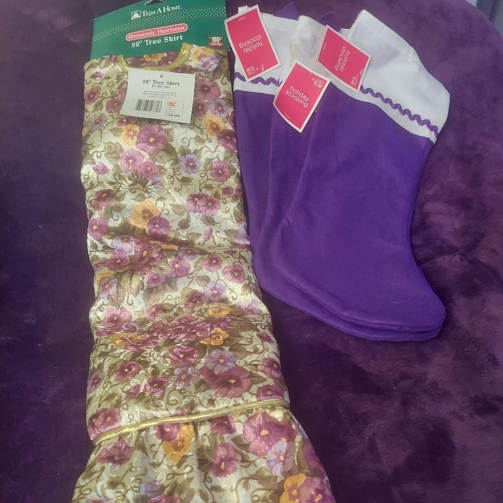 Vintage 52" tree skirt & (3) felt stockings